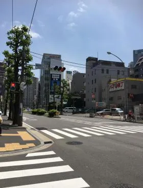 YT10ビルの外観