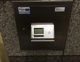 KMビルの外観
