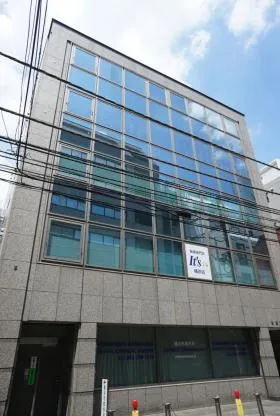 KMビルの外観