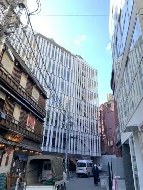YT16ビルの外観