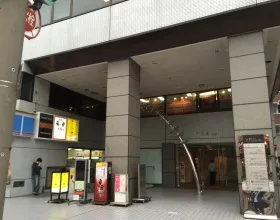 YTUビルの外観