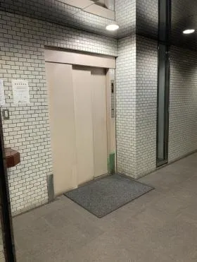 エヌ・ケイ・テクノビルの外観