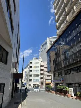エヌ・ケイ・テクノビルの外観