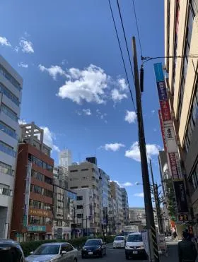 エヌ・ケイ・テクノビルの外観