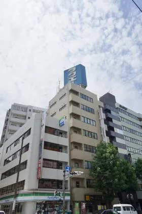 横浜西口ビルの外観