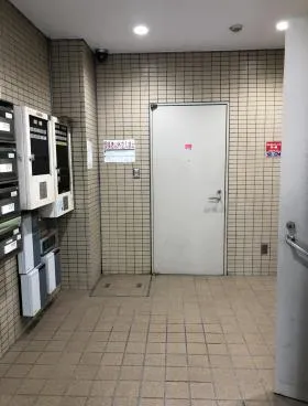 横浜西口ビルの外観