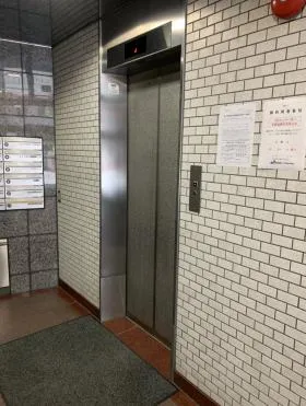 西東ビルの外観
