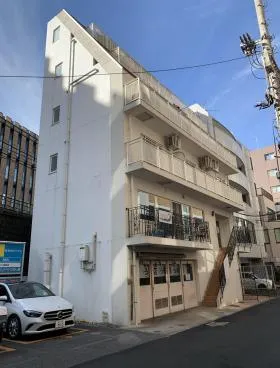 リバース横浜ビルの外観