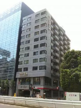 ウィン青山ビルの外観