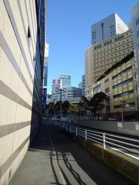横浜駅前共同ビルの外観