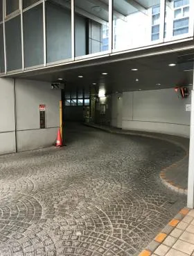 ヨコハマジャスト2号館の外観