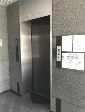 クレアトール横浜ビルの外観