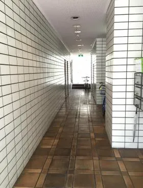 寿ビルの外観