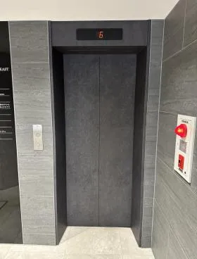 STRADA GINZA EASTビル(旧:築地SKビルの外観