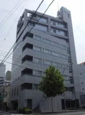 横浜KMHビルの外観