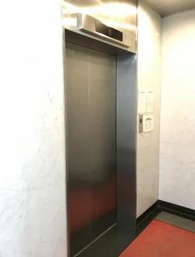 アルカディアビルの外観