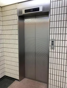 NSビルの外観