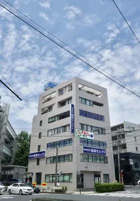 ベンハウスビルの外観