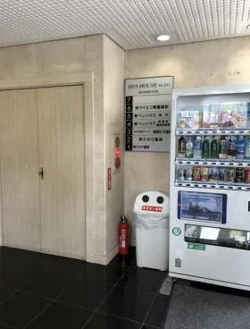 ベンハウスビルの外観