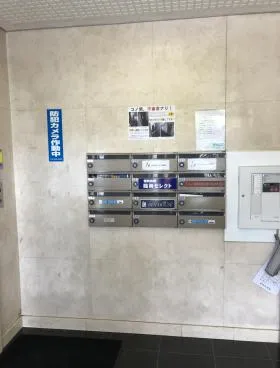 ベンハウスビルの外観