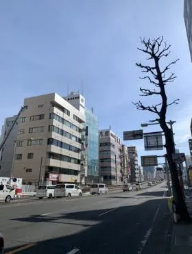 ニッセイビルの外観