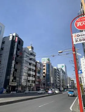 新倉ビルの外観