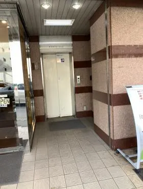 新倉ビルの外観