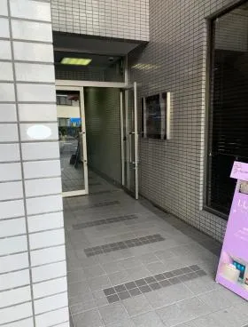 横浜西口サンエースビルの外観