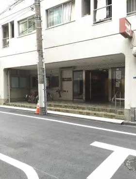 トーア新富マンションの外観