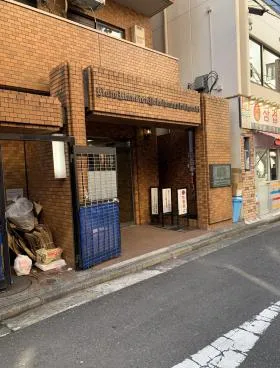 ライオンズ横浜西口の外観