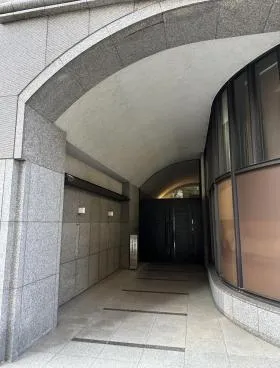 サニープレイス田町ビルの外観