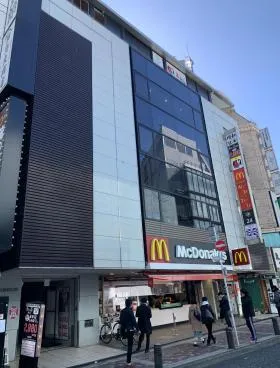 西口明和ビルの外観