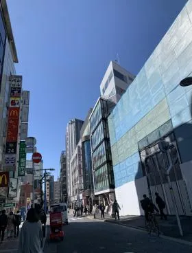 西口明和ビルの外観