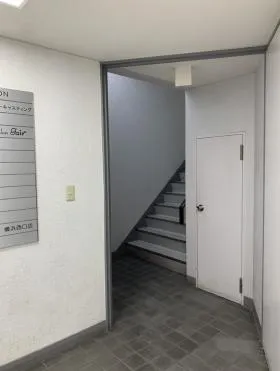 西口第2甘糟ビルの外観