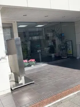 ヤナガワビルの外観