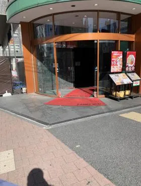 三栄ビルの外観