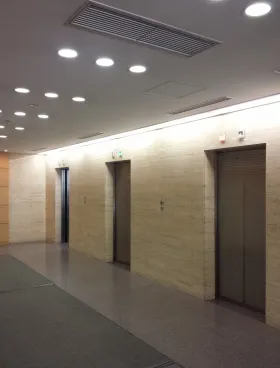 NMF横浜西口(旧NOF横浜西口)ビルの外観