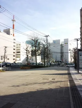 横浜西口KNビルの外観