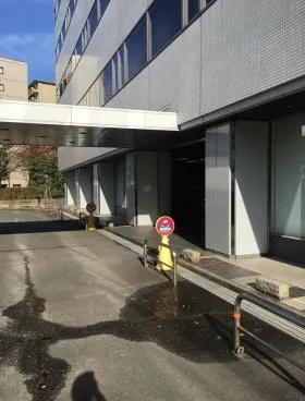 横浜西口KNビルの外観