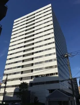 横浜西口KNビルの外観