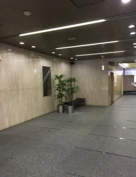 横浜西口Kビルの外観