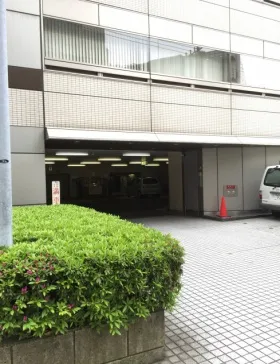 横浜西口Kビルの外観