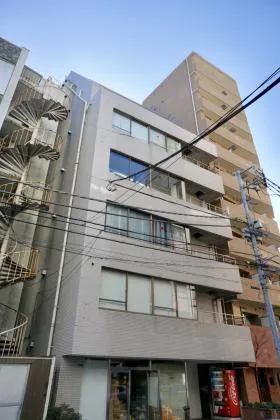 小伝馬町松村ビルの外観