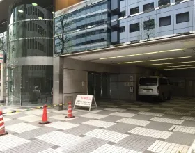 横浜HSビルの外観