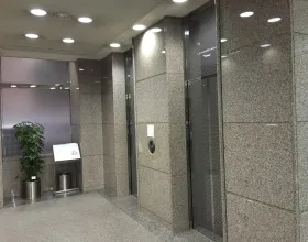横浜HSビルの外観