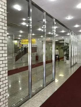 横浜西口加藤ビルの外観