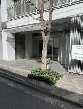 北幸ぐうはうすAビルの外観