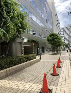 横浜ウエストサイド(旧:オーク横浜)ビルの外観