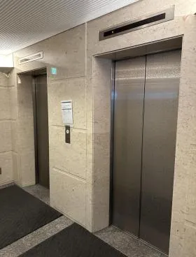 アトラスビルの外観