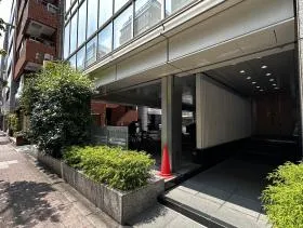 新虎サウスビル(旧ニッセイエブロビル)の外観